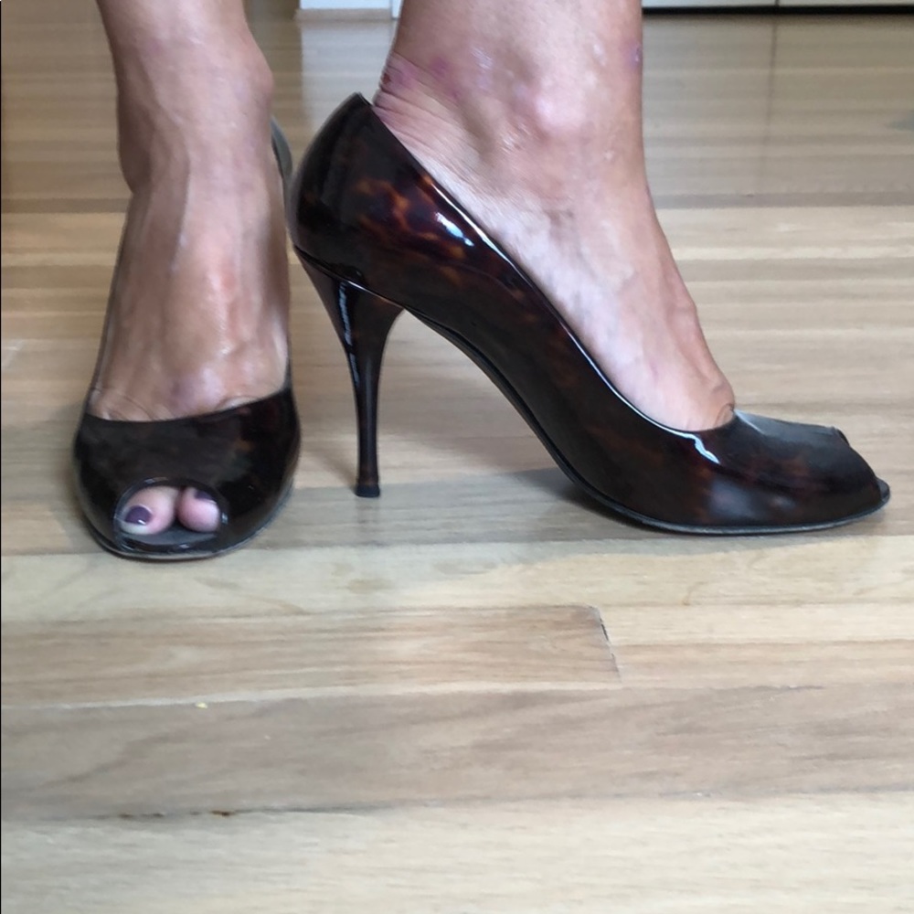 Stuart Weitzman brown patent leather heels